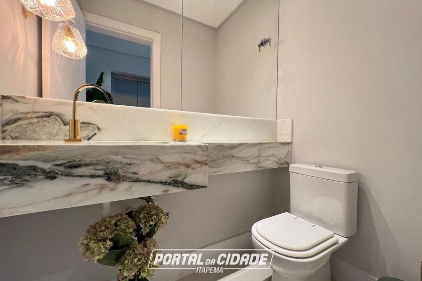 Apartamento &agrave; venda - 153m&sup2; - Meia Praia