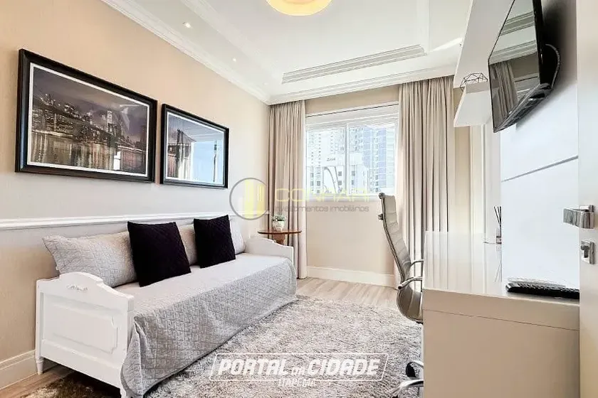 Apartamento &agrave; venda - 251m&sup2; - Meia Praia