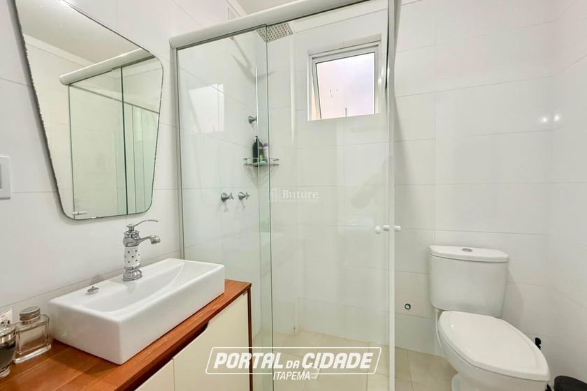 Apartamento &agrave; venda - 120m&sup2; - Meia Praia