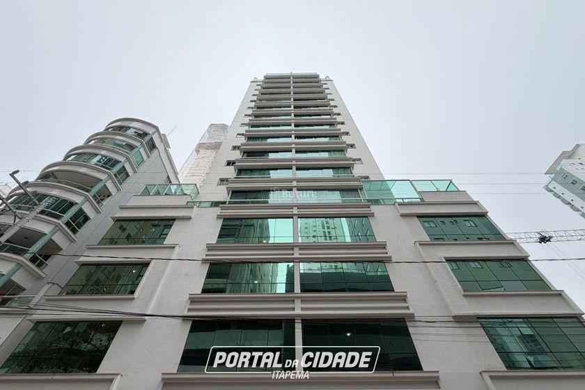 Apartamento &agrave; venda - 126m&sup2; - Centro