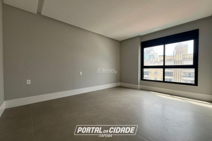 Apartamento &agrave; venda - 200m&sup2; - Meia Praia