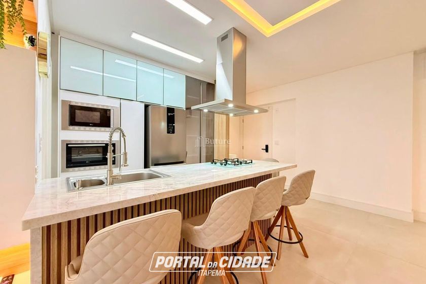 Apartamento &agrave; venda - 129m&sup2; - Meia Praia