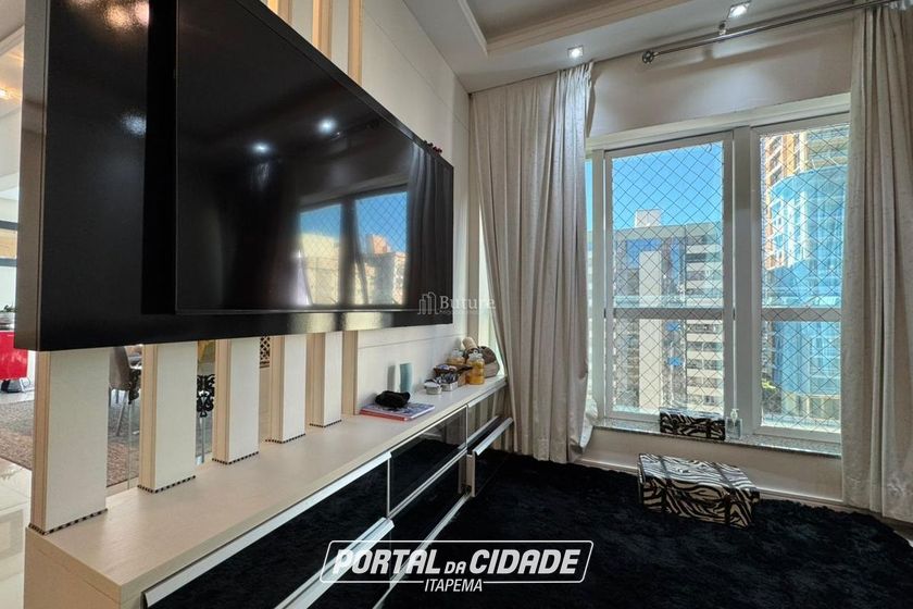 Apartamento &agrave; venda - 180m&sup2; - Meia Praia