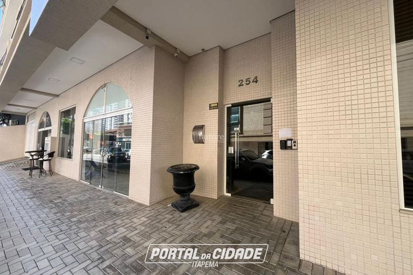 Apartamento &agrave; venda - 159m&sup2; - Meia Praia