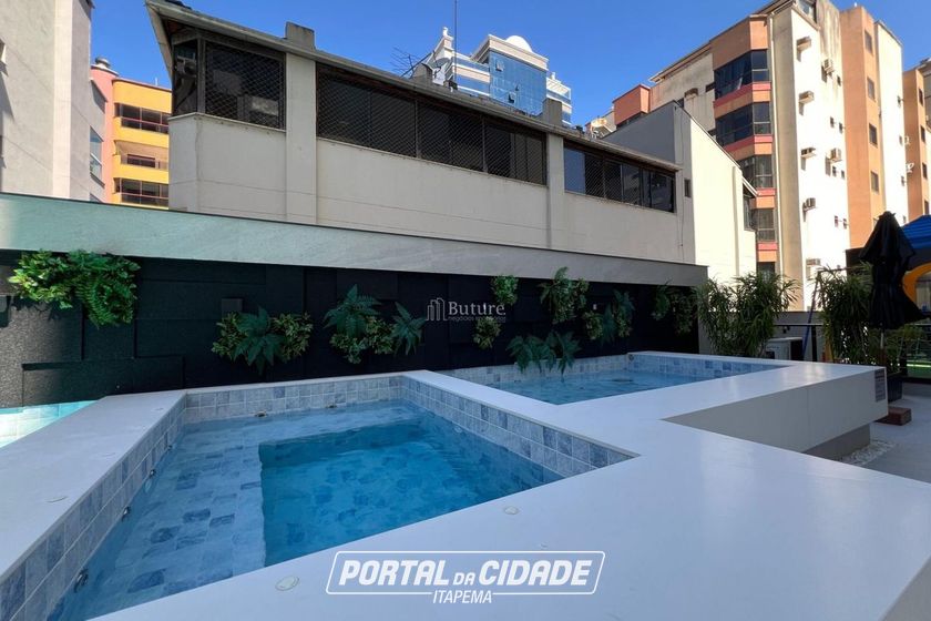 Apartamento &agrave; venda - 129m&sup2; - Meia Praia