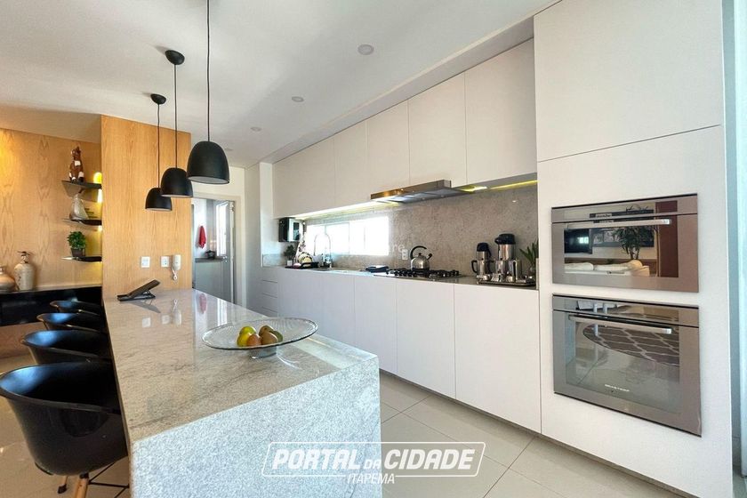 Apartamento &agrave; venda - 193m&sup2; - Meia Praia