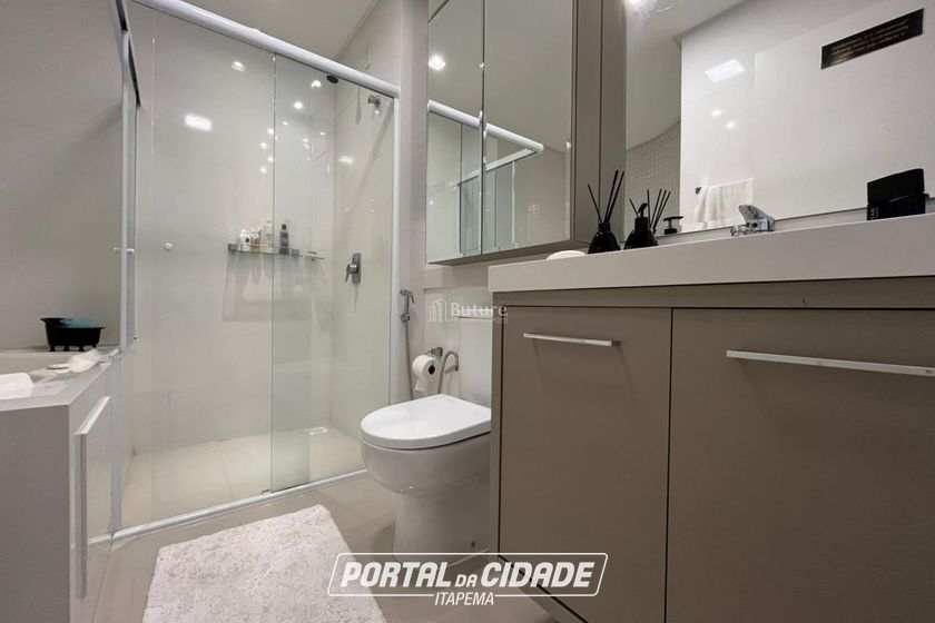 Apartamento &agrave; venda - 229m&sup2; - Meia Praia