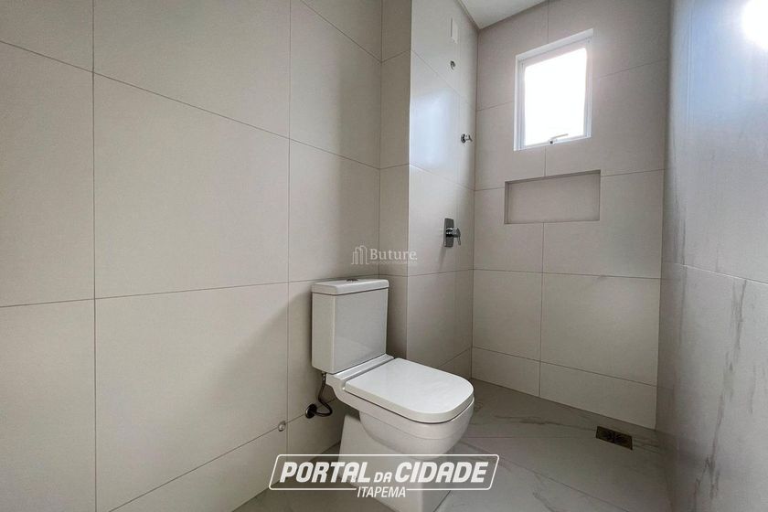Apartamento &agrave; venda - 197m&sup2; - Meia Praia