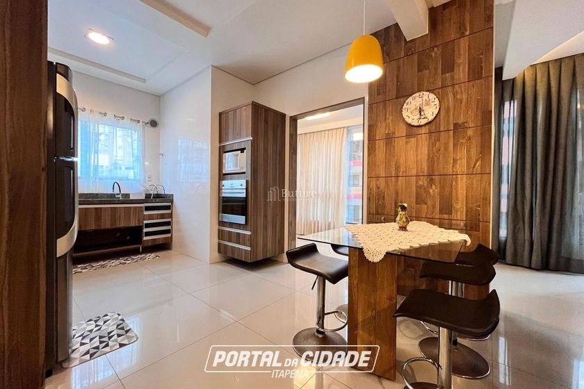 Apartamento &agrave; venda - 142m&sup2; - Meia Praia