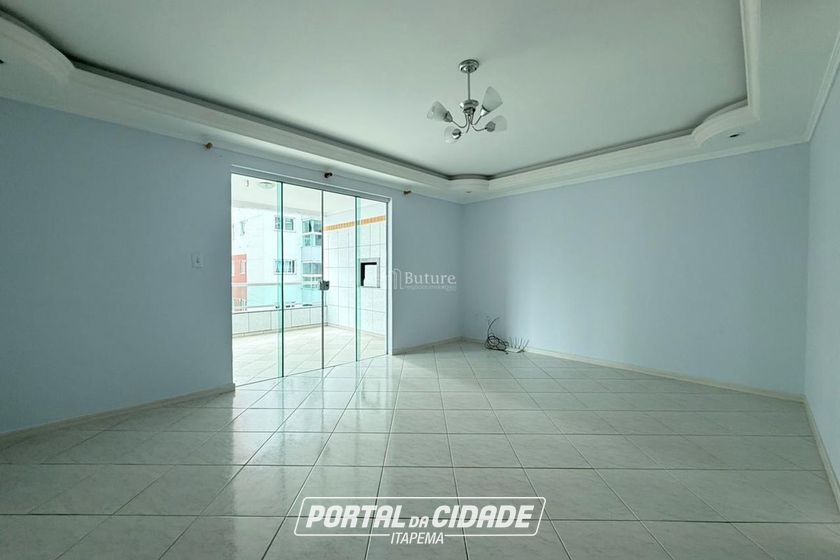 Apartamento &agrave; venda - 107m&sup2; - Meia Praia