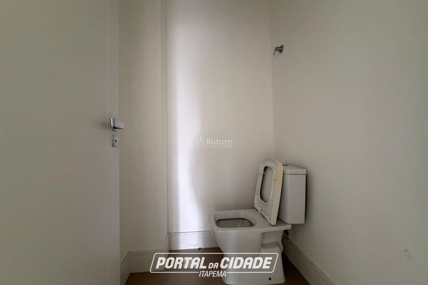 Apartamento &agrave; venda - 125m&sup2; - Meia Praia