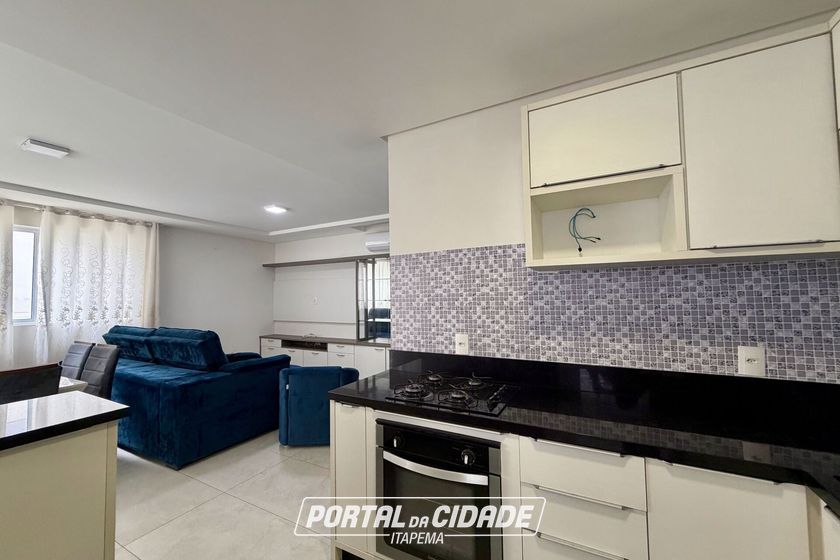 Apartamento &agrave; venda - 110m&sup2; - Meia Praia