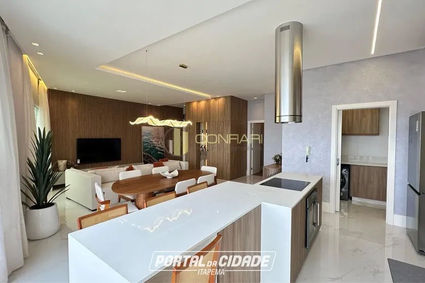 Apartamento &agrave; venda - 136m&sup2; - Meia Praia
