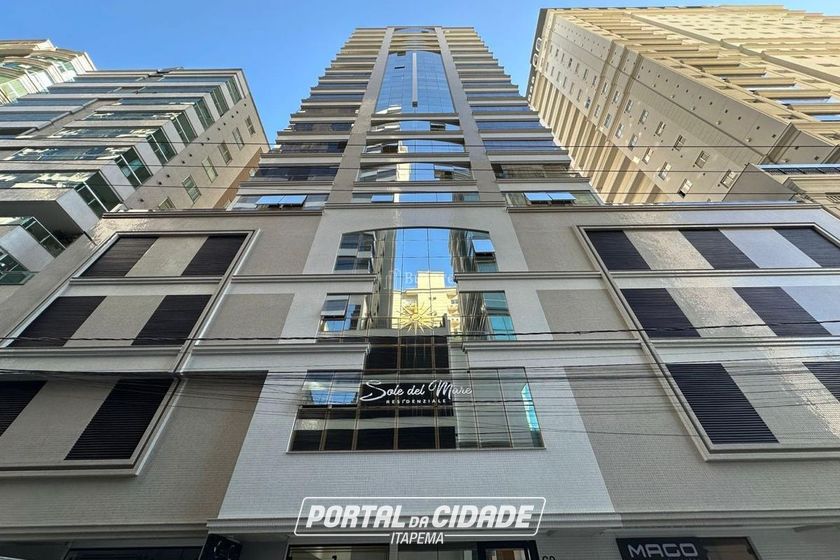 Apartamento &agrave; venda - 140m&sup2; - Meia Praia