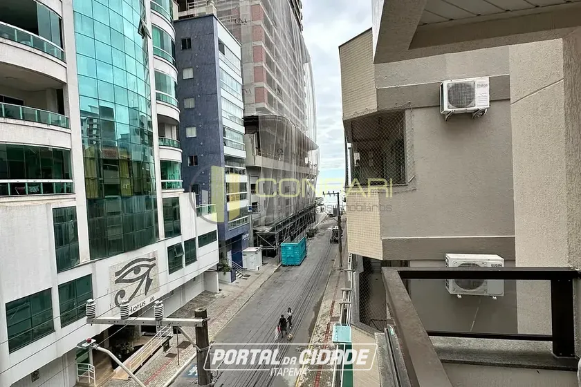 Apartamento para alugar - 70m&sup2; - Meia Praia