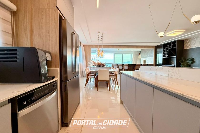 Apartamento &agrave; venda - 200m&sup2; - Meia Praia