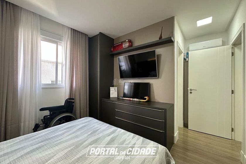 Apartamento &agrave; venda - 140m&sup2; - Meia Praia