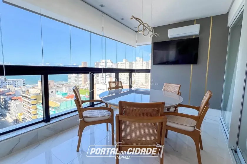 Apartamento &agrave; venda - 180m&sup2; - Meia Praia