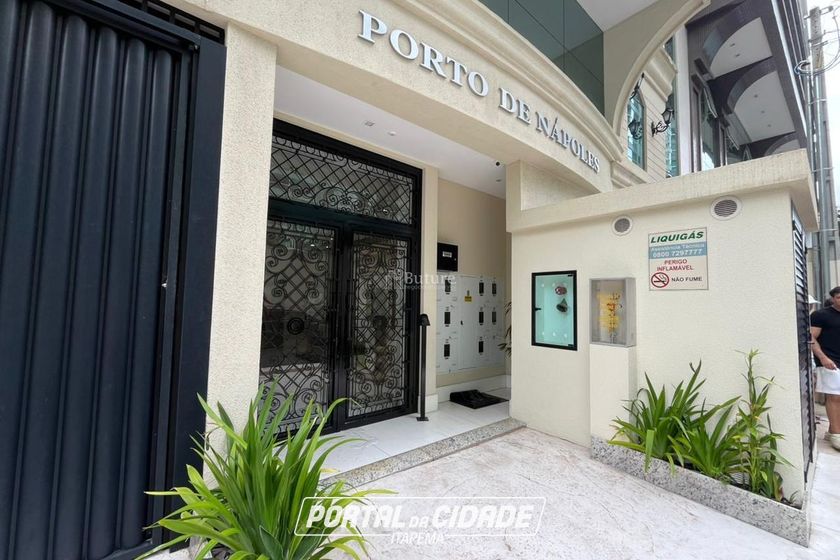 Apartamento &agrave; venda - 125m&sup2; - Meia Praia
