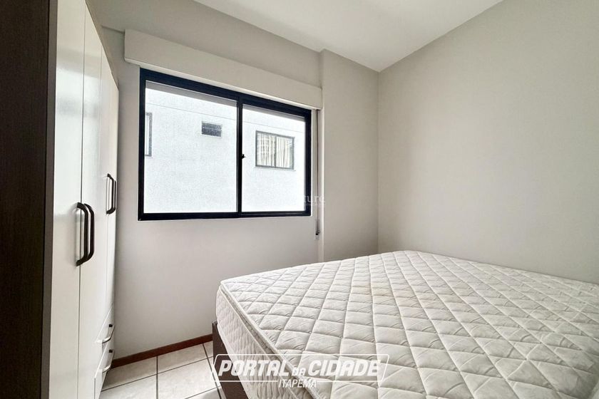Apartamento &agrave; venda - 120m&sup2; - Meia Praia