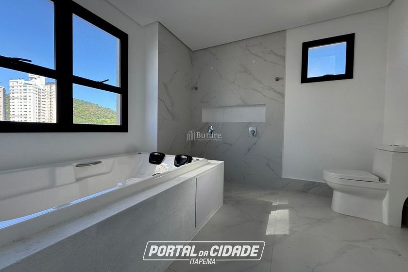Apartamento &agrave; venda - 210m&sup2; - Centro