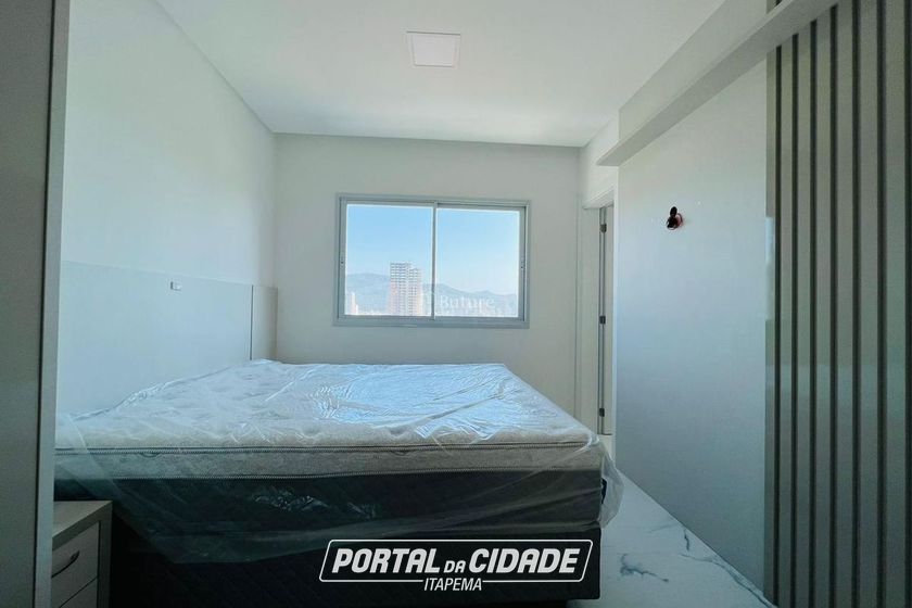 Apartamento &agrave; venda - 117m&sup2; - Meia Praia