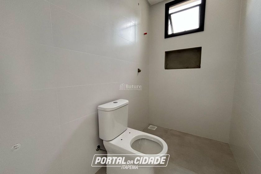 Apartamento &agrave; venda - 132m&sup2; - Meia Praia