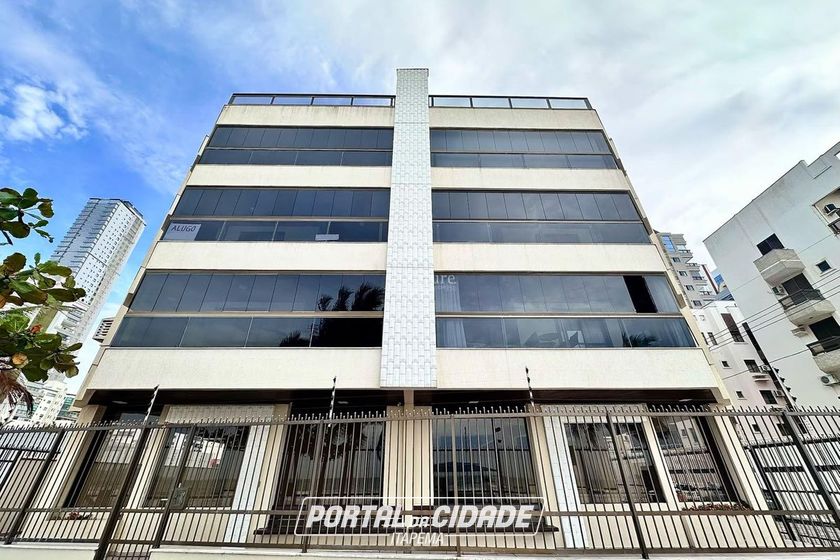 Apartamento &agrave; venda - 85m&sup2; - Meia Praia