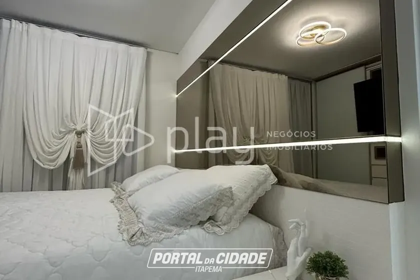 Apartamento &agrave; venda - 163m&sup2; - Meia Praia