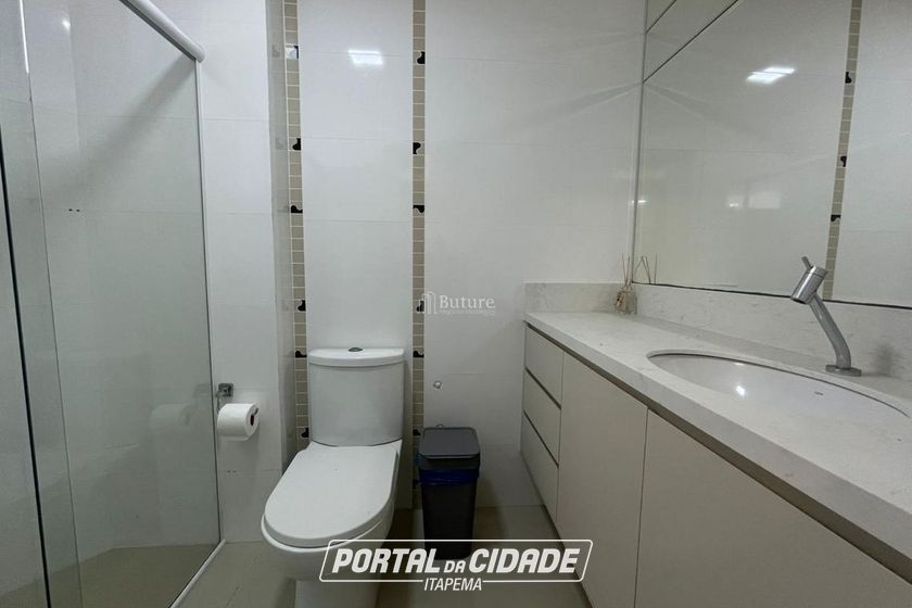 Apartamento &agrave; venda - 225m&sup2; - Meia Praia