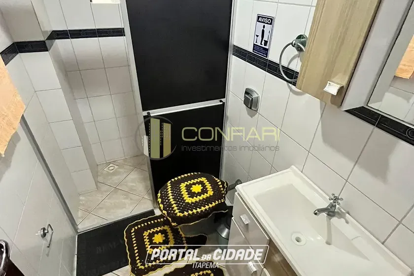 Apartamento para alugar - 115m&sup2; - meia praia