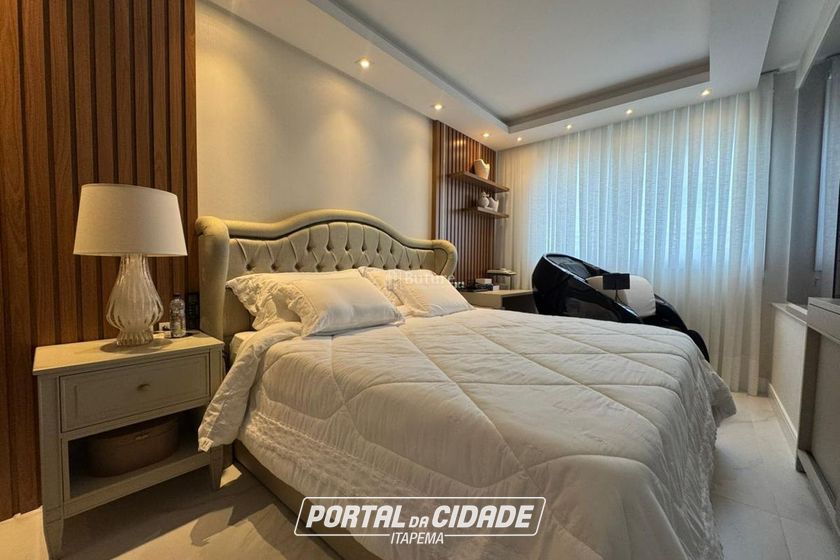 Apartamento &agrave; venda - 142m&sup2; - Meia Praia