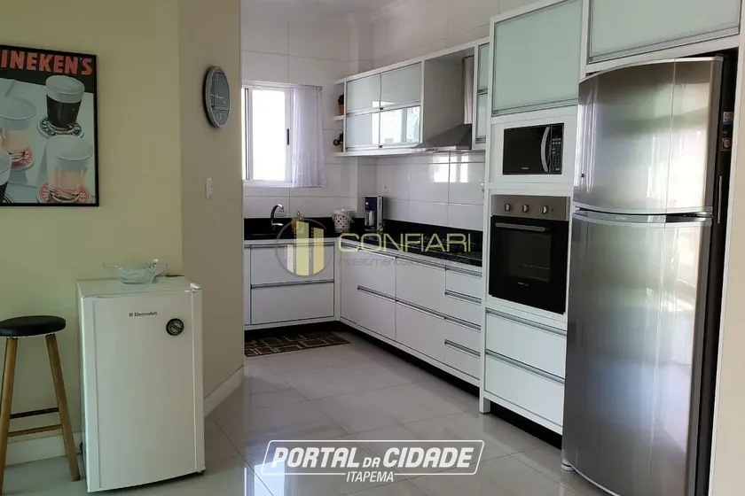 Apartamento &agrave; venda - 174m&sup2; - Meia Praia