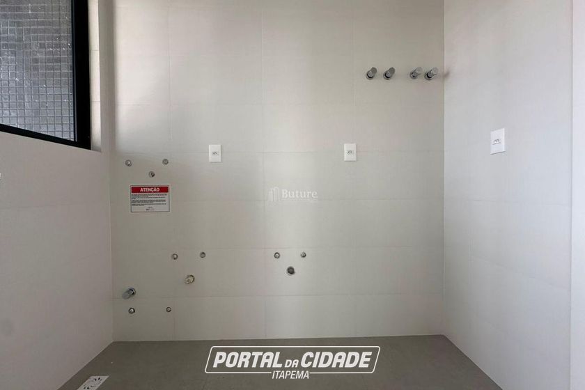 Apartamento &agrave; venda - 177m&sup2; - Meia Praia