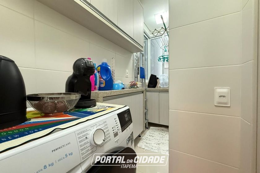 Apartamento &agrave; venda - 107m&sup2; - Meia Praia