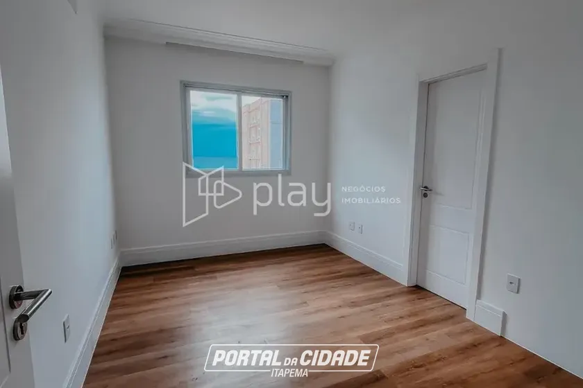 Apartamento &agrave; venda - 157m&sup2; - Meia Praia