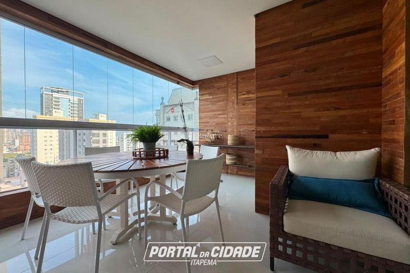 Apartamento &agrave; venda - 180m&sup2; - Meia Praia