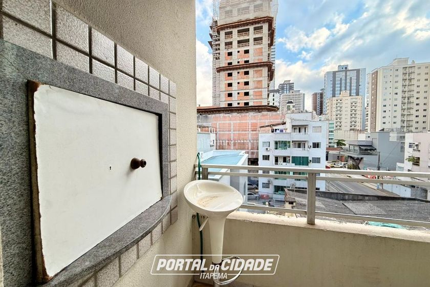 Apartamento &agrave; venda - 77m&sup2; - Meia Praia
