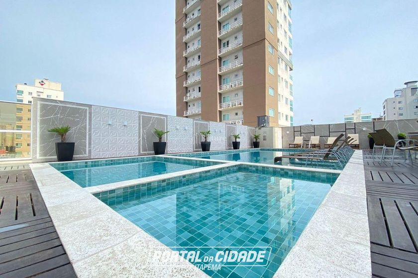 Apartamento &agrave; venda - 136m&sup2; - Meia Praia