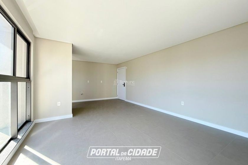 Apartamento &agrave; venda - 85m&sup2; - Meia Praia