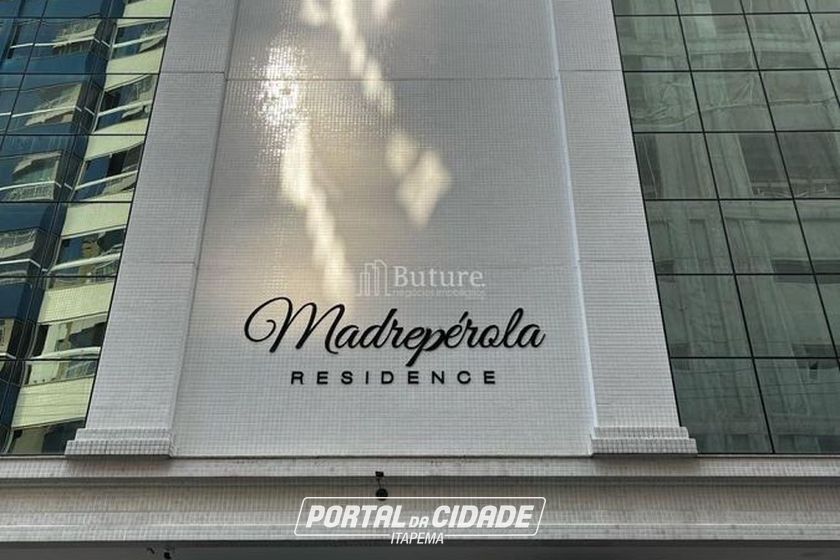 Apartamento &agrave; venda - 128m&sup2; - Meia Praia