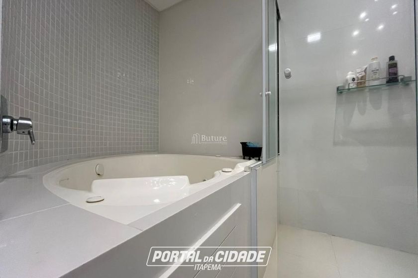 Apartamento &agrave; venda - 229m&sup2; - Meia Praia