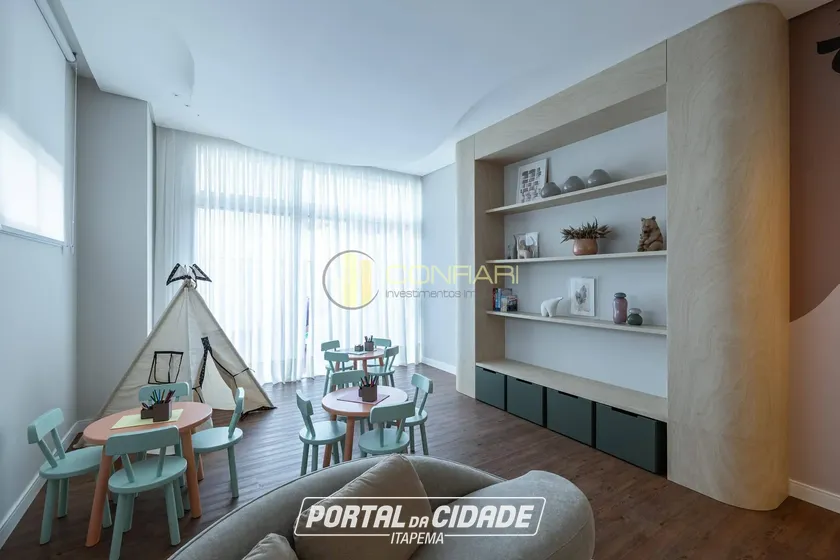 Apartamento &agrave; venda - 148m&sup2; - Meia Praia