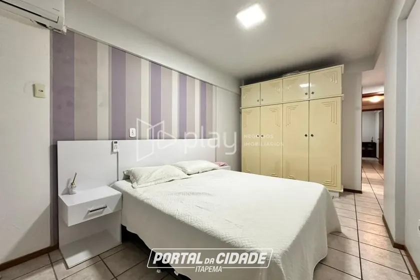 Apartamento &agrave; venda - 120m&sup2; - Meia Praia
