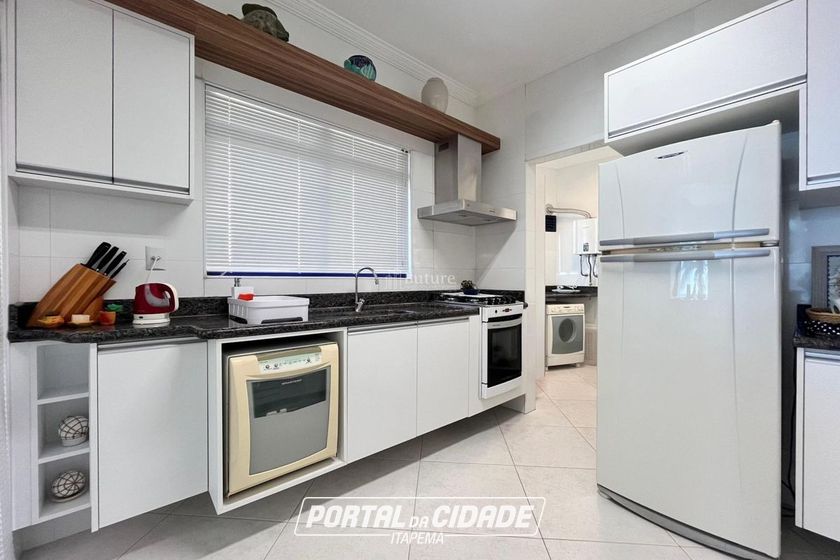Apartamento &agrave; venda - 170m&sup2; - Meia Praia