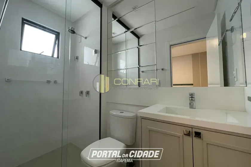 Apartamento &agrave; venda - 136m&sup2; - Meia praia