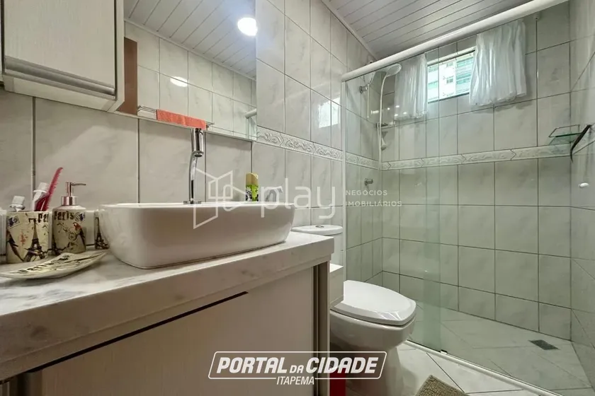 Apartamento &agrave; venda - 107m&sup2; - Meia Praia