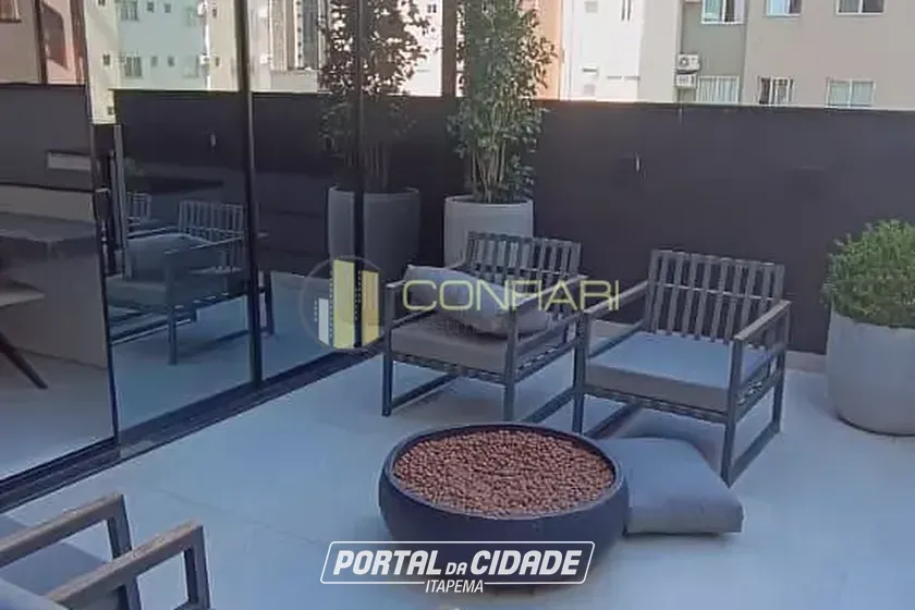 Apartamento &agrave; venda - 129m&sup2; - Meia Praia
