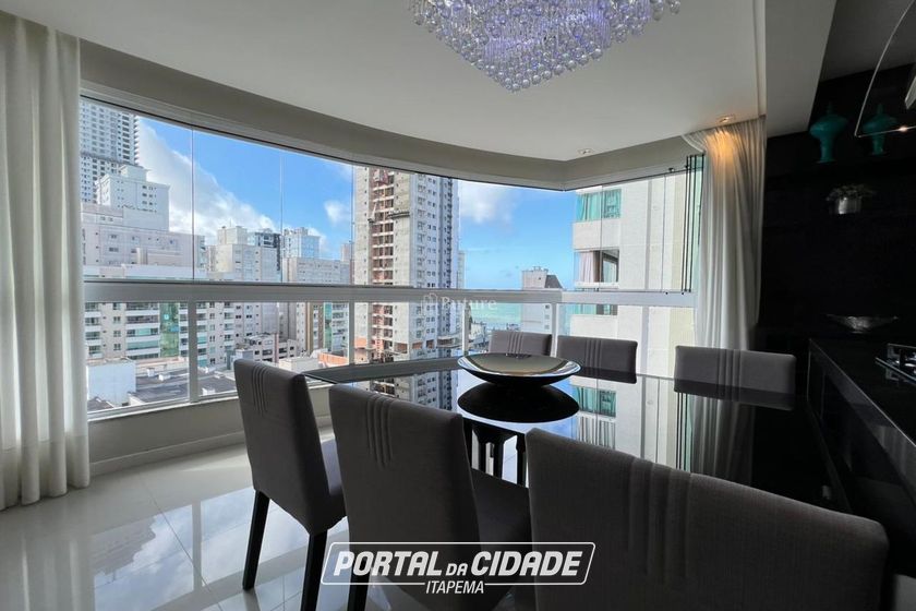 Apartamento &agrave; venda - 148m&sup2; - Meia Praia