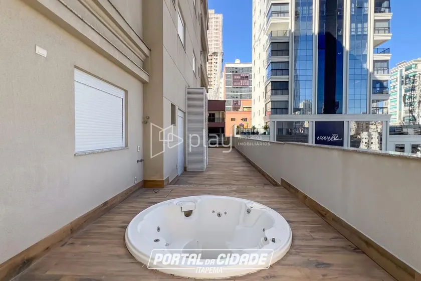 Apartamento &agrave; venda - 233m&sup2; - Meia Praia